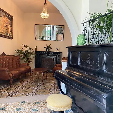 La Hotel 3*
